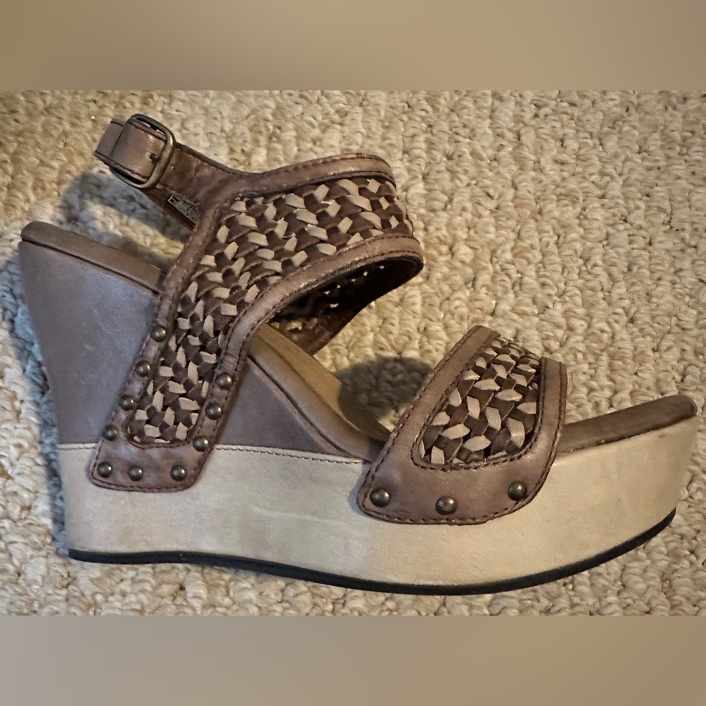 UGG ASSIA Chocolate Leather Strappy Wedge Heels Women's Size US 7 EUC #1003074